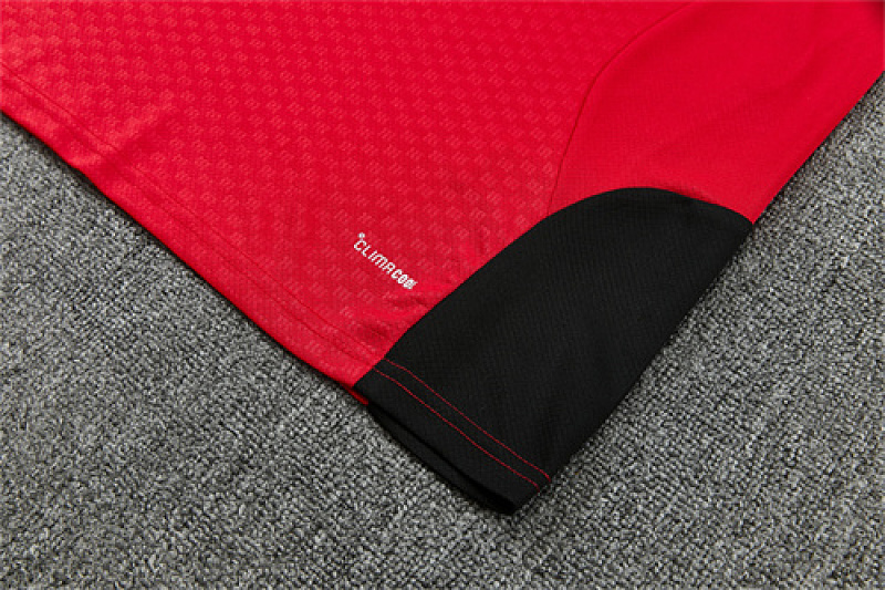 Manchester United Short Sleeve Tracksuit Kit 4