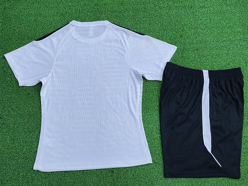 Nike Short Sleeve+shorts Kit 3