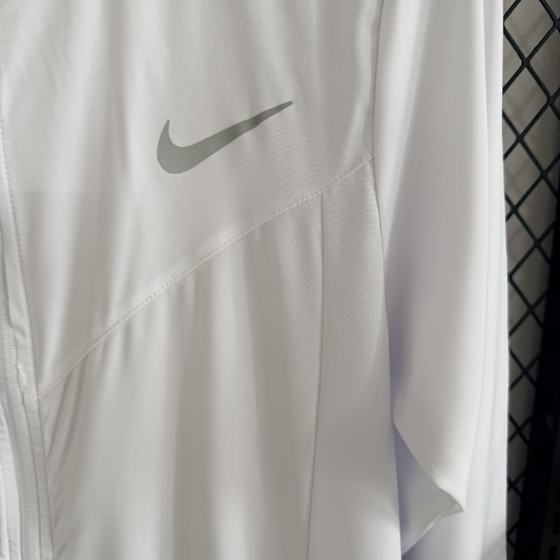 Nike Windbreaker 7
