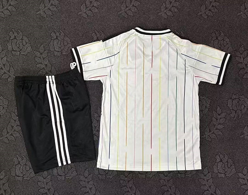 2026 Japan Away Kids 32 Teams Kit 16#-28# 32 · 6