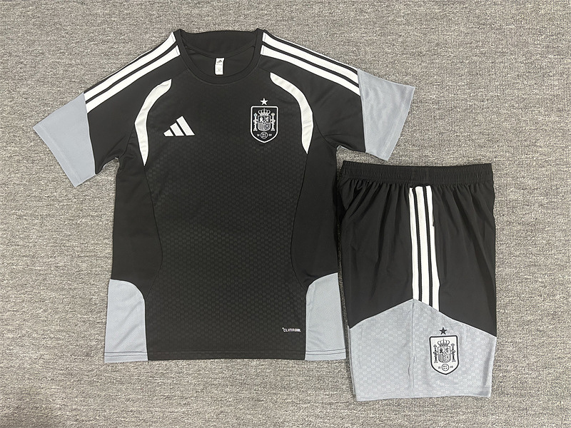 2026 Spain Kids Short Sleeve Tracksuit Kit 16#-28# · 4