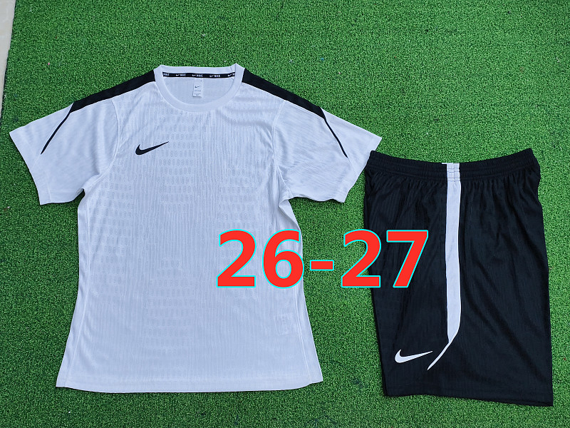 Nike Short Sleeve+shorts Kit