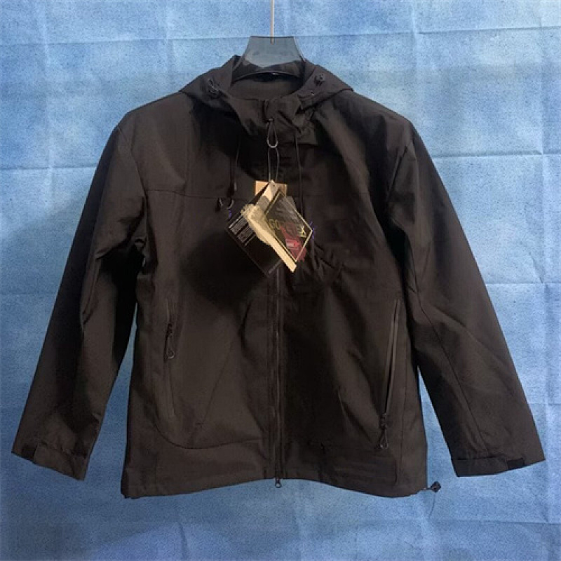 Barcelona Windbreaker · 3