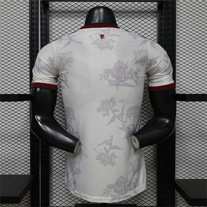 Manchester United Retro Player Jersey · 4