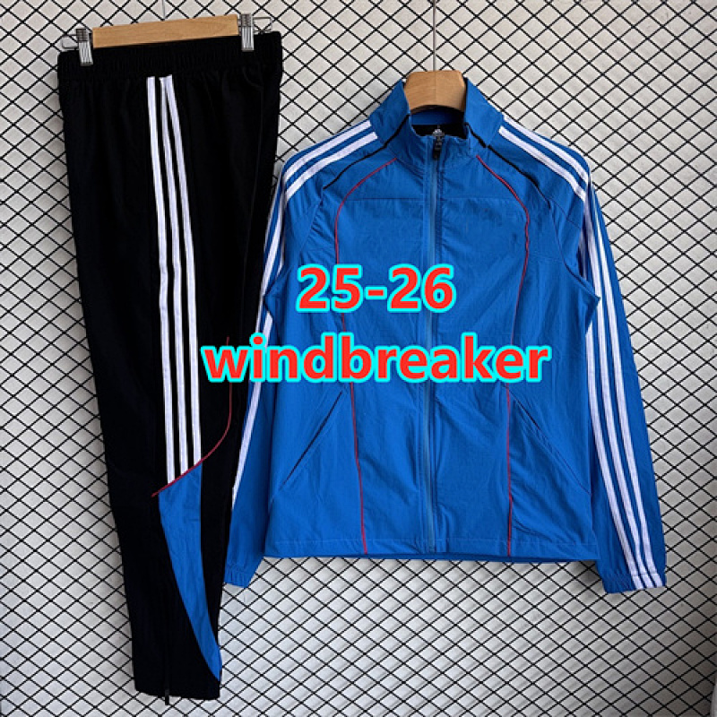 Manchester United Windbreaker Kit : · 4