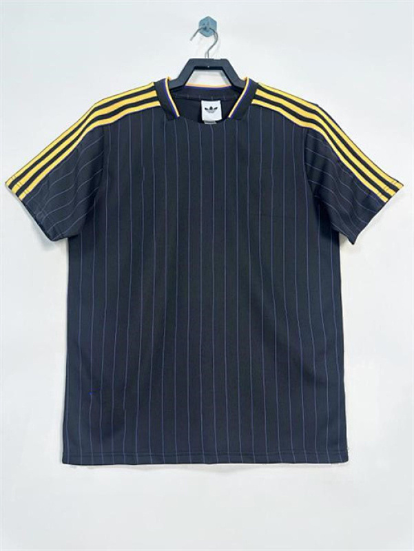 Manchester United Retro Fans Version Jersey · 3