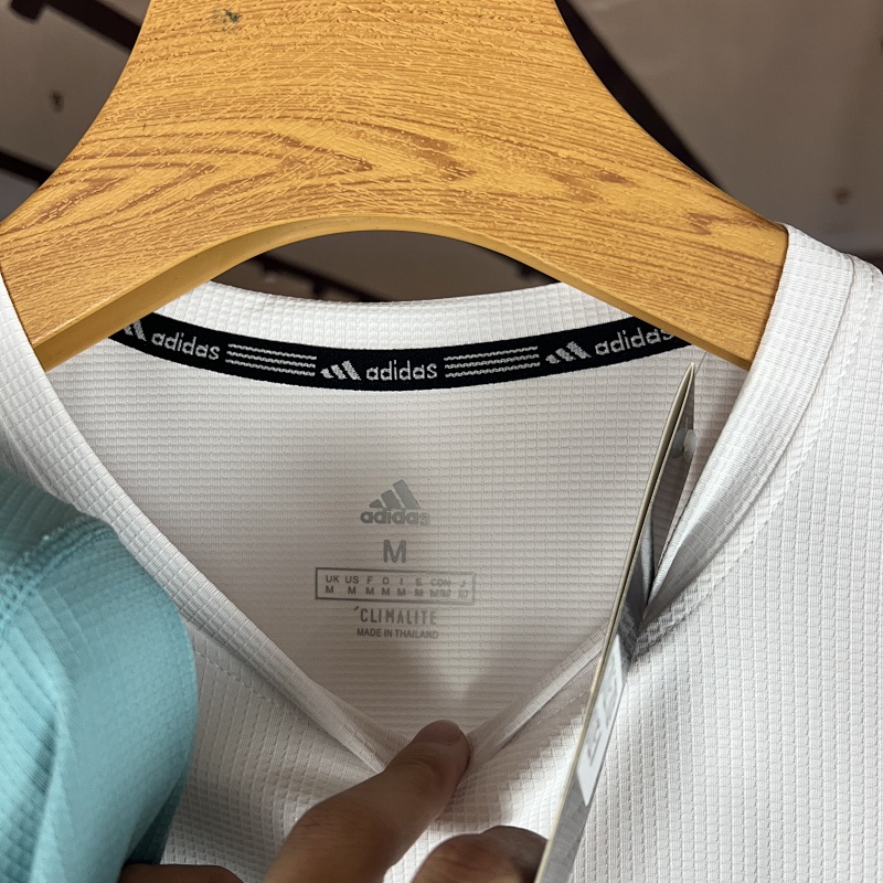 Adidas T-shirt T 12