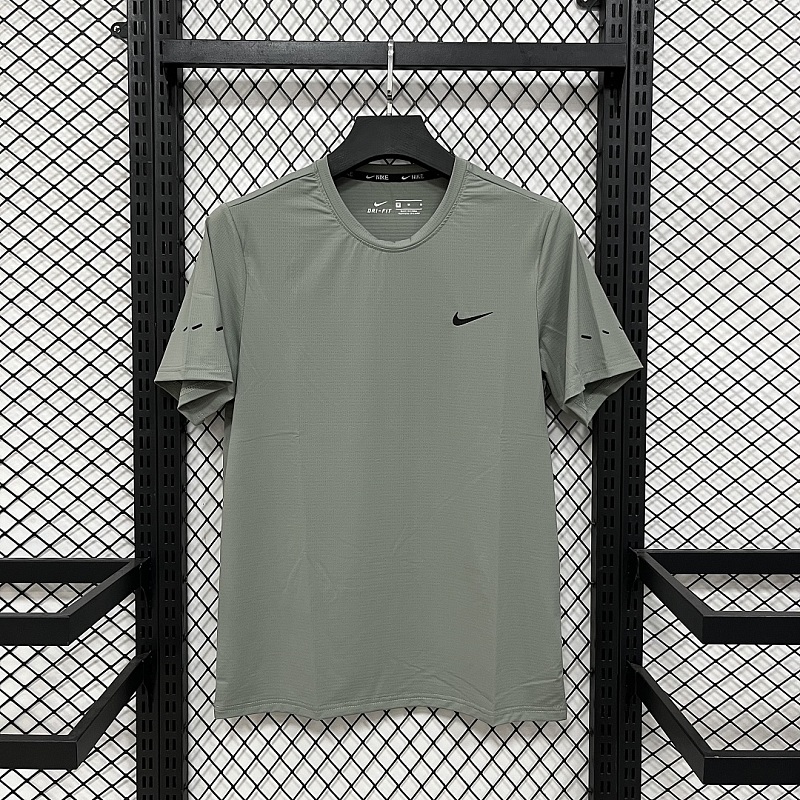 Nike T-shirt 3