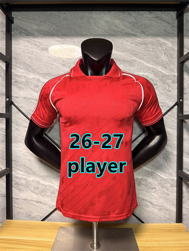 Manchester United Retro Player Jersey · 3