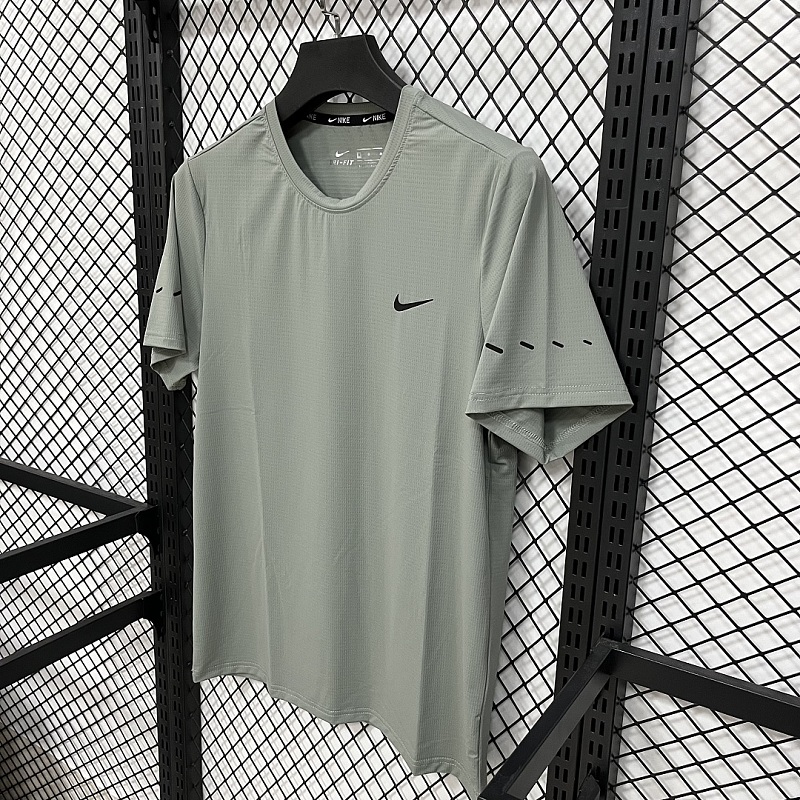 Nike T-shirt 11