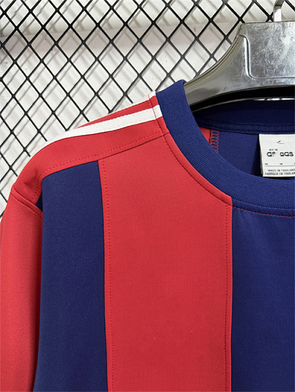 Bayern Hoodie · 4