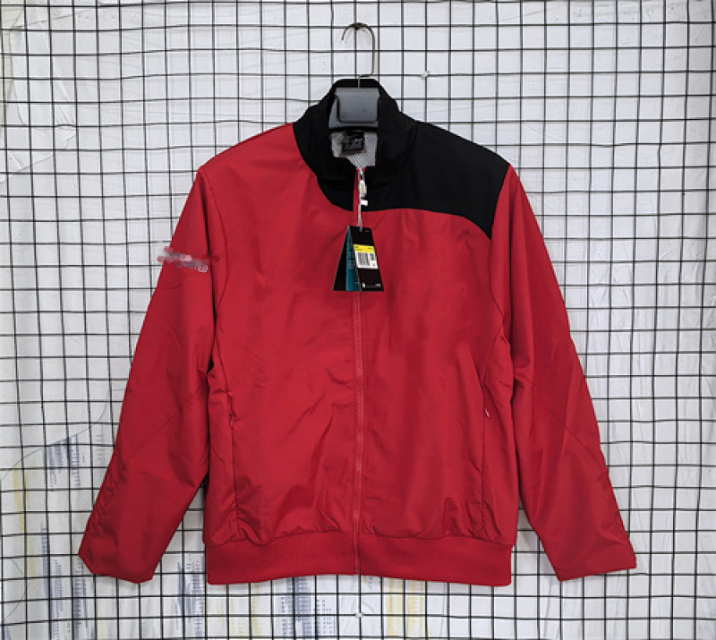 Manchester United Retro Windbreaker · 2