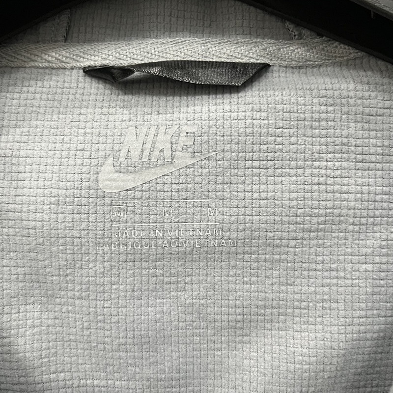 Nike Outdoor Jackets · 4