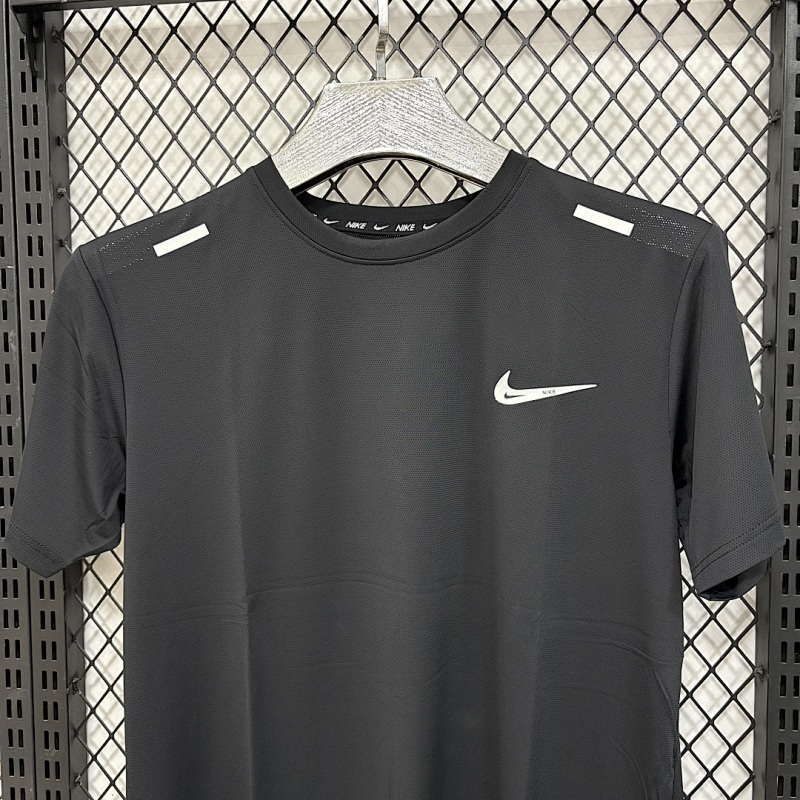 Nike T-shirt T 8