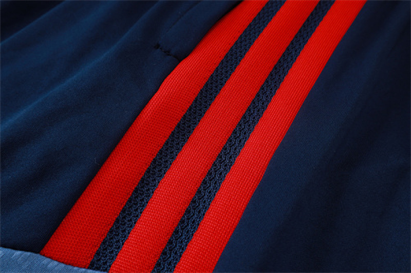 Bayern Short Sleeve Vest Tracksuit · 3