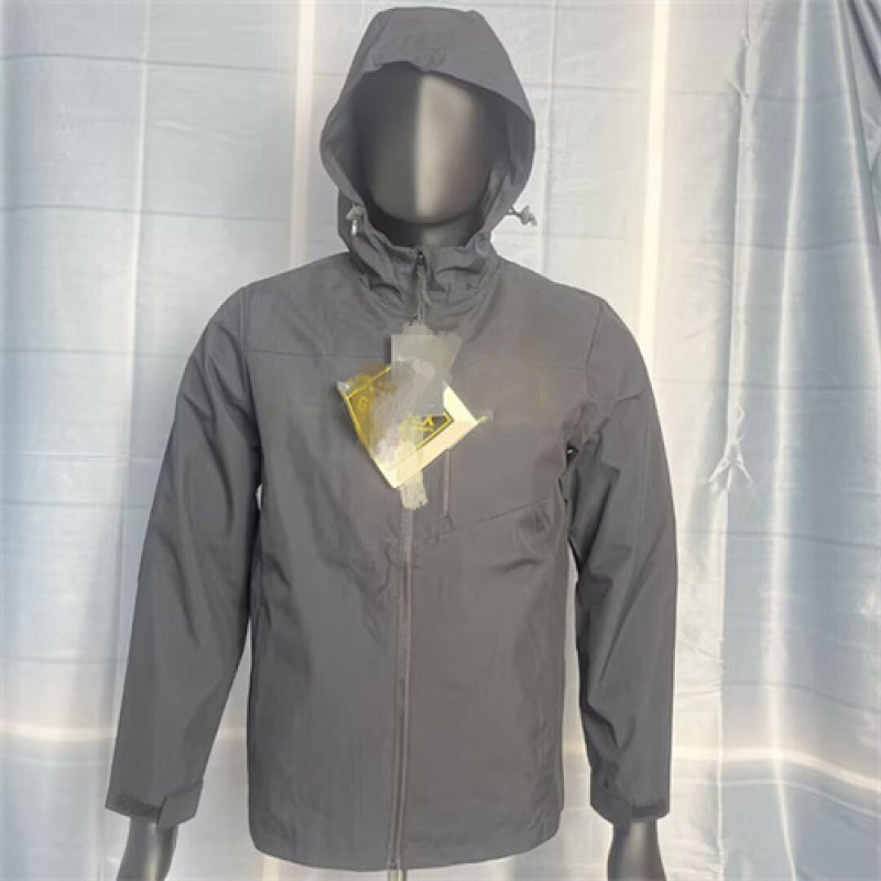 Barcelona Windbreaker · 4