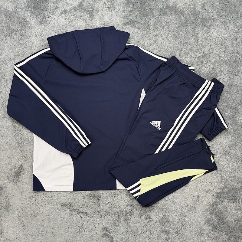 Real Madrid Retro Windbreaker Kit · 3