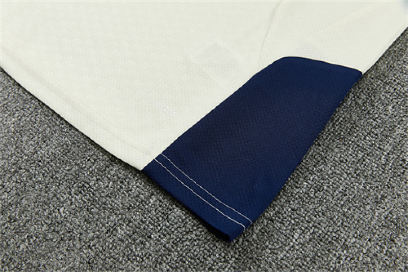 Bayern Short Sleeve Tracksuit · 6