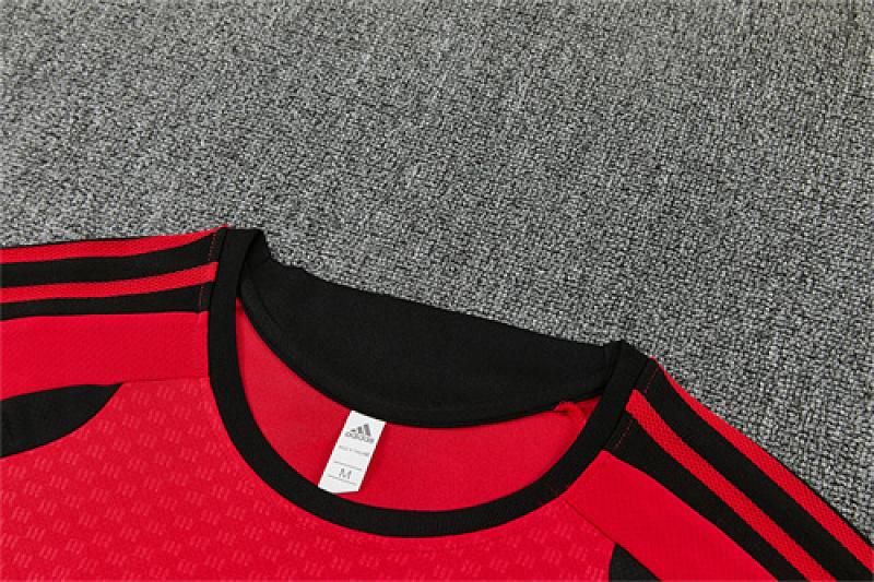 Manchester United Short Sleeve Tracksuit Kit 10