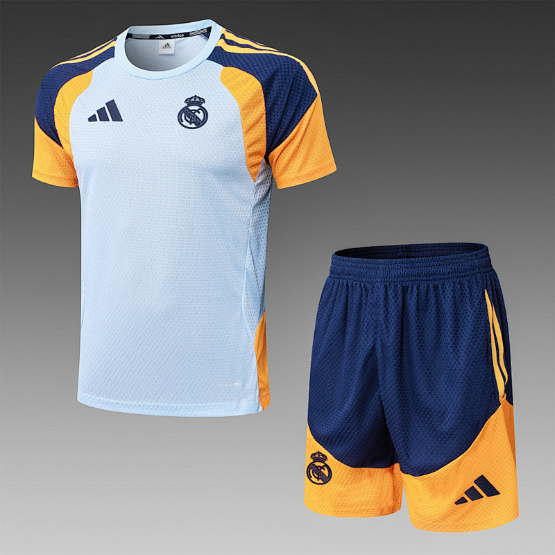 Real Madrid Short Player Version Tracksuit · 4