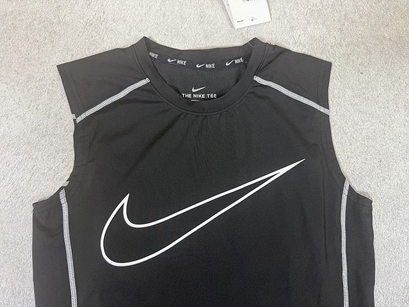 Nike Vest · 6