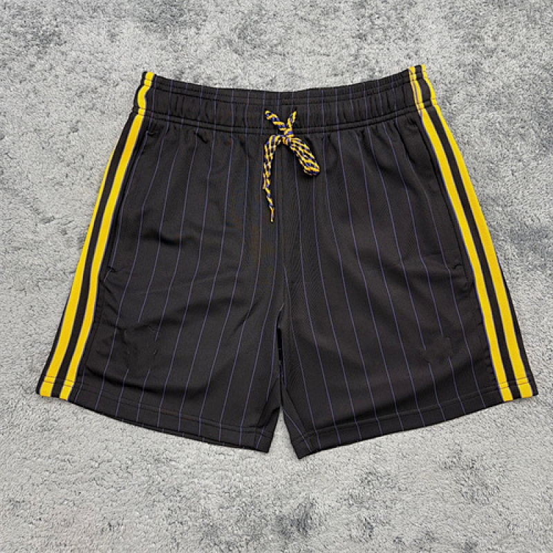 Manchester United Retro Fans Version Shorts · 2
