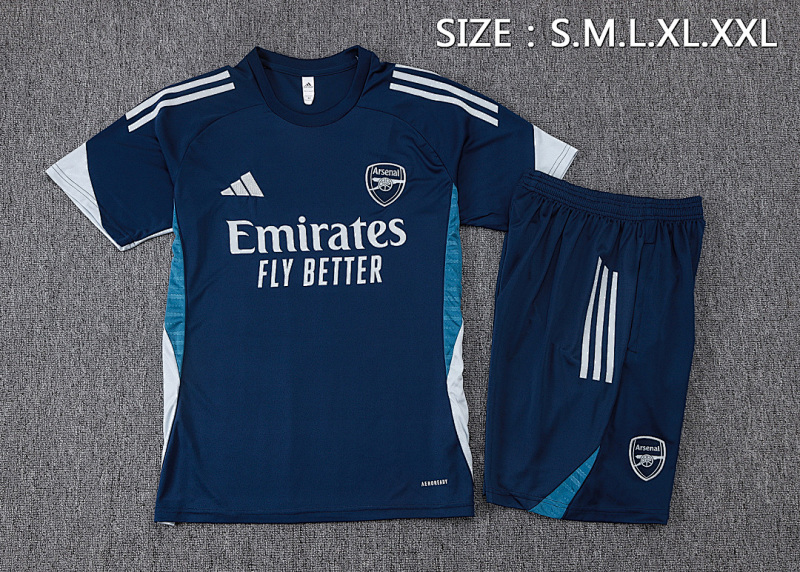 Arsenal Short Sleeve Tracksuit # · 3