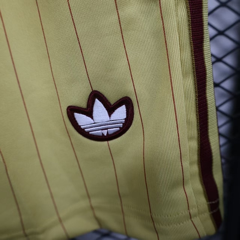 Arsenal Player Version Shorts · 4