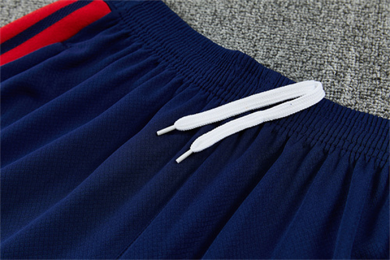 Bayern Short Sleeve Tracksuit · 4