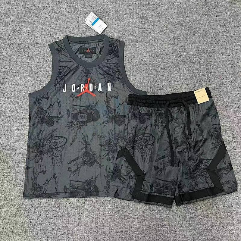 Jordan Vest+shorts Basketball Kit · 4