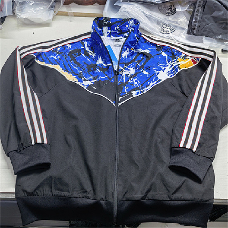 Manchester United Windbreaker · 5