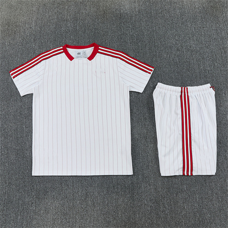 Manchester United Short Sleeve Tracksuit Kit 8