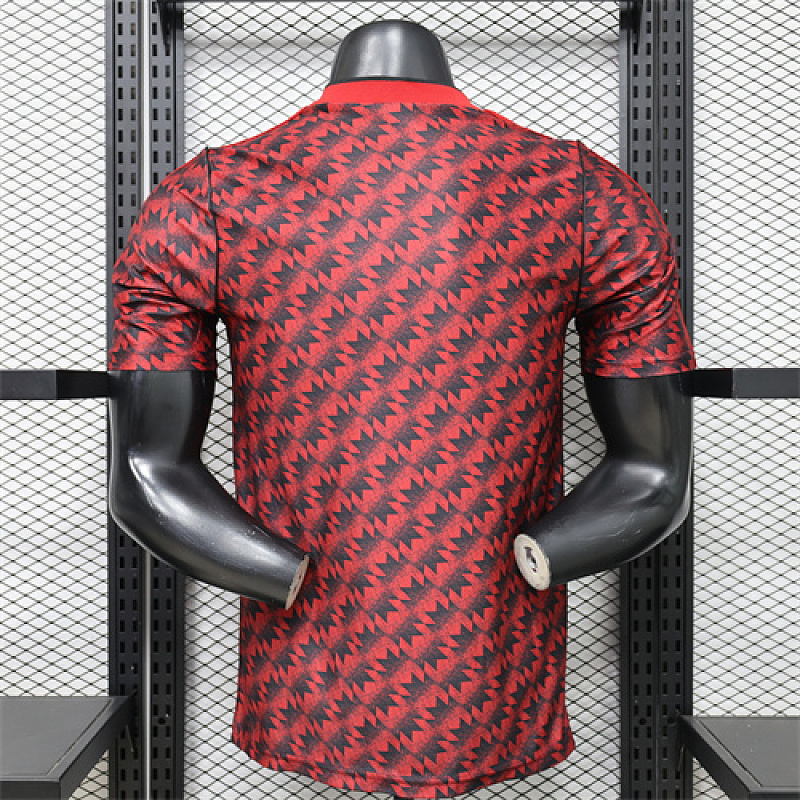 Manchester United Retro Player Version Jersey · 4