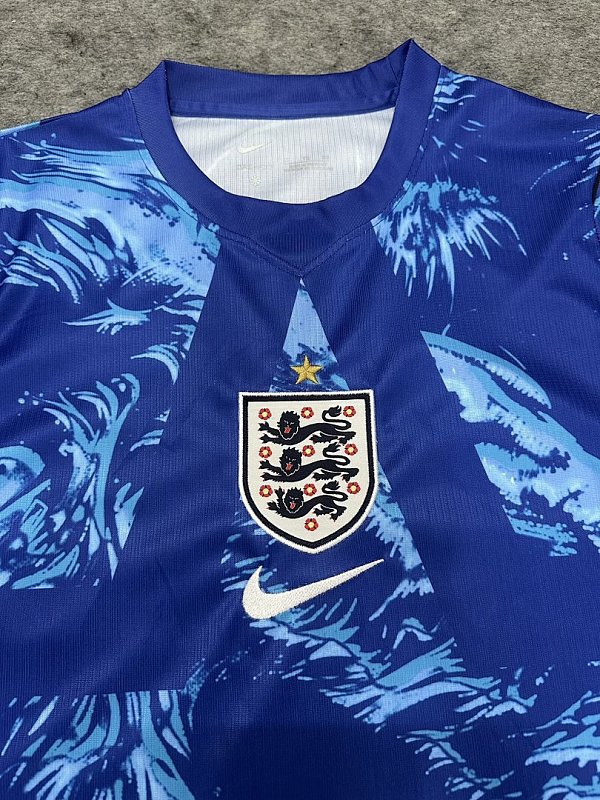 2026 England Goalkeeper Fans Version Jersey · 3