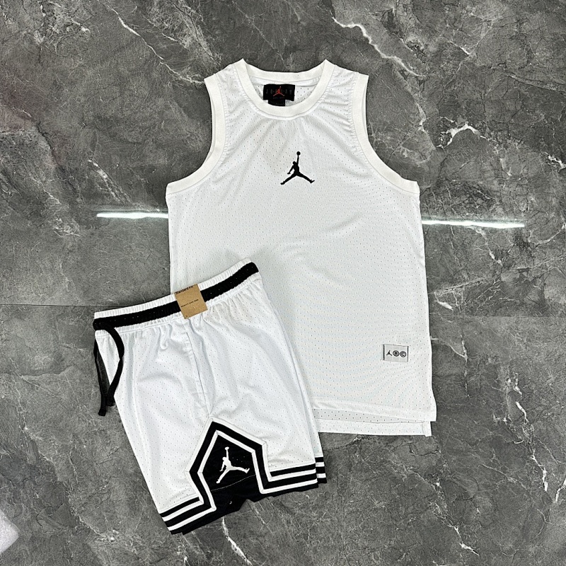 Jordan Vest+shorts Basketball Kit · 4