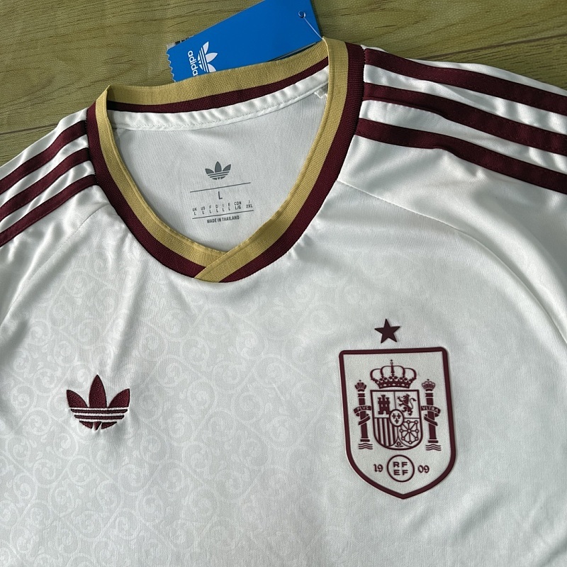 2026 Spain Away Fans 32 Teams Jersey 32 · 4