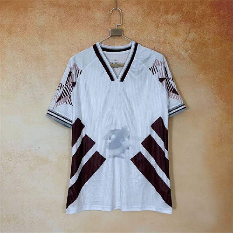Bayern Special Fans Version Jersey V · 4