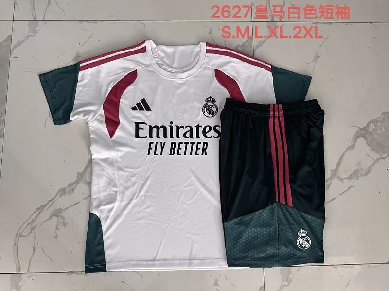 Real Madrid Short Sleeve Tracksuit · 4