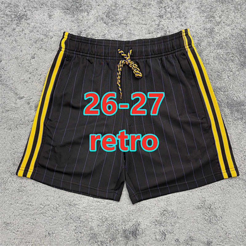 Manchester United Retro Fans Version Shorts · 4