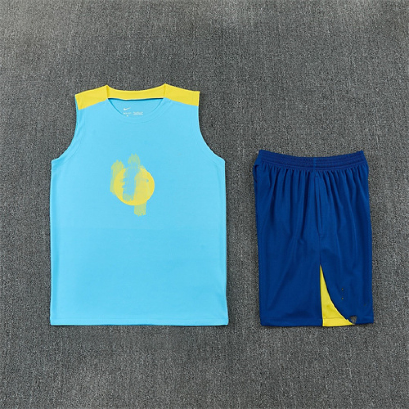 Barcelona Vest Tracksuit · 4
