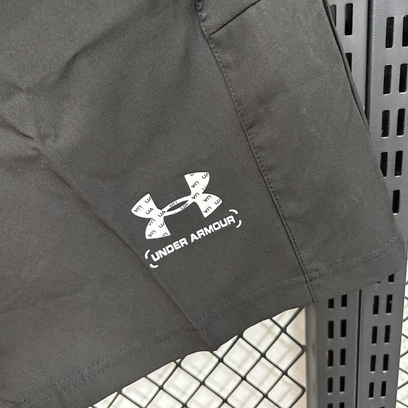 Under Armour Short · 5