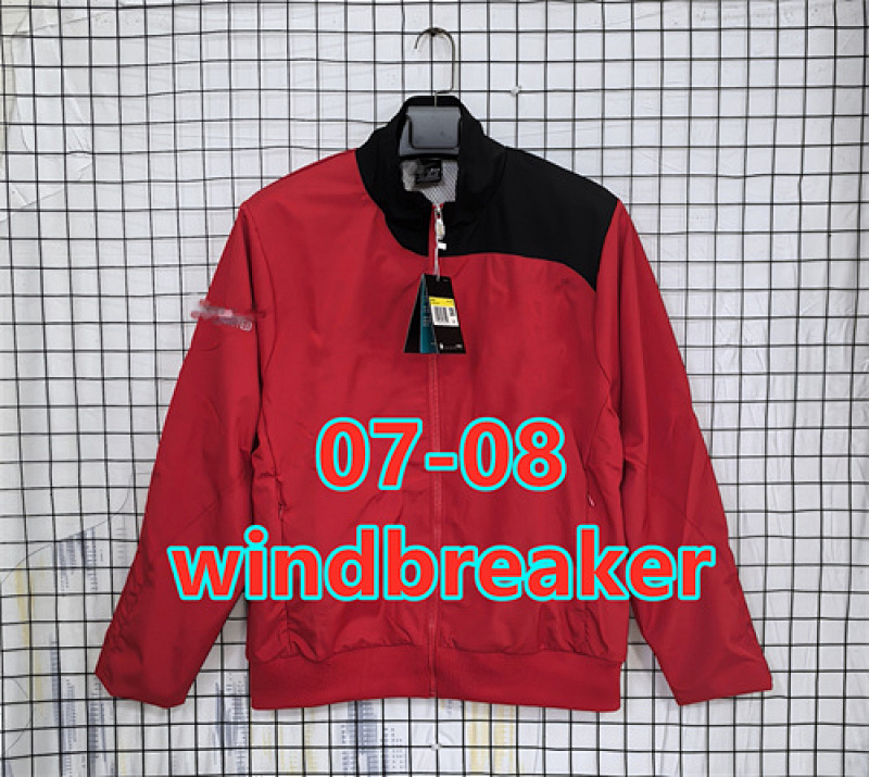 Manchester United Retro Windbreaker