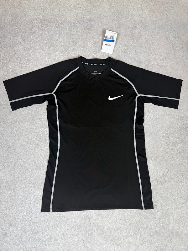 Nike T-shirt T 6