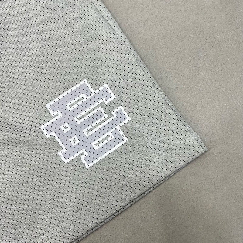 Ee Basic Short 4