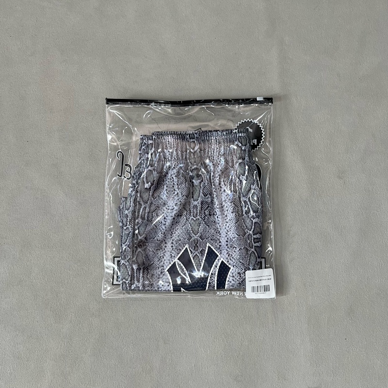 Ee Basic Short 10