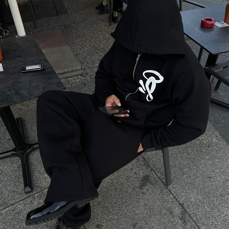 Syna-void-zip-hood-black 2