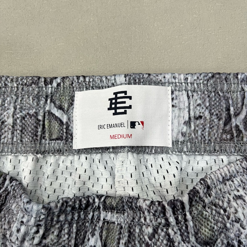 Ee Basic Short 8
