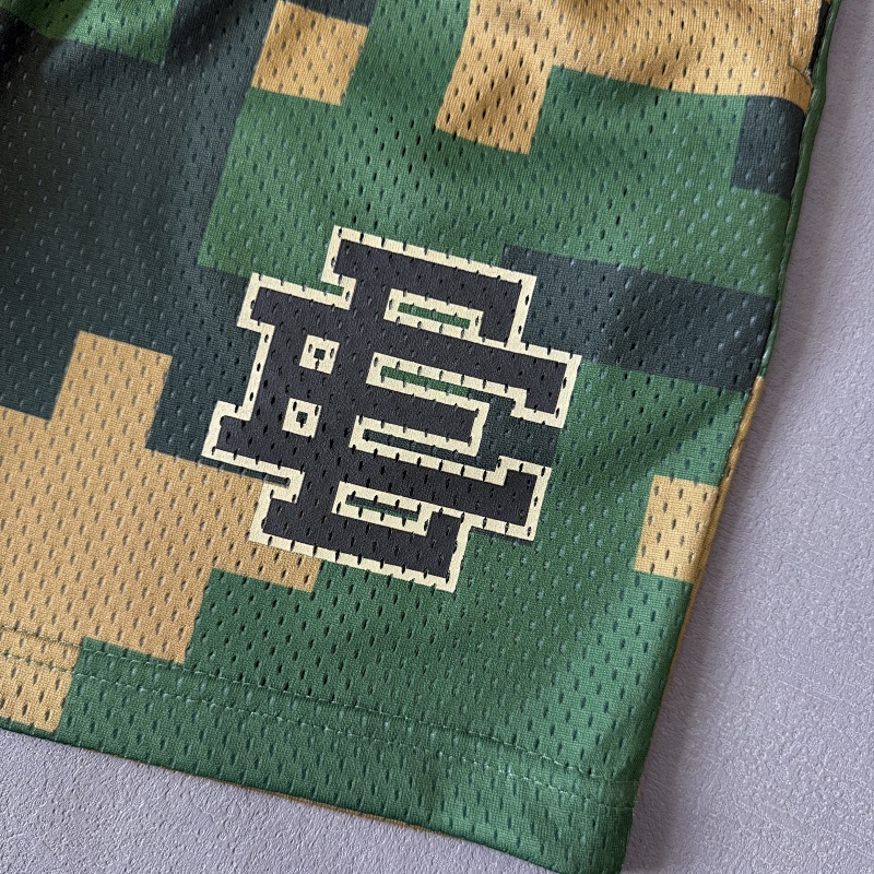 Ee Basic Short Digi 8