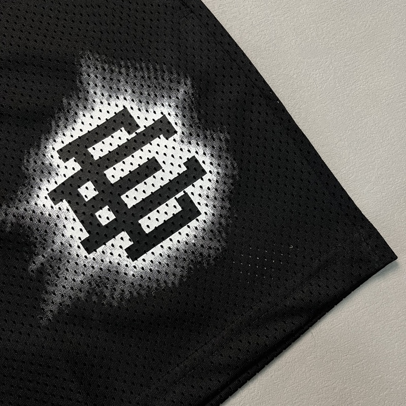 Ee Basic Short 6