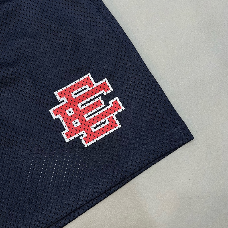 Ee Basic Short 7